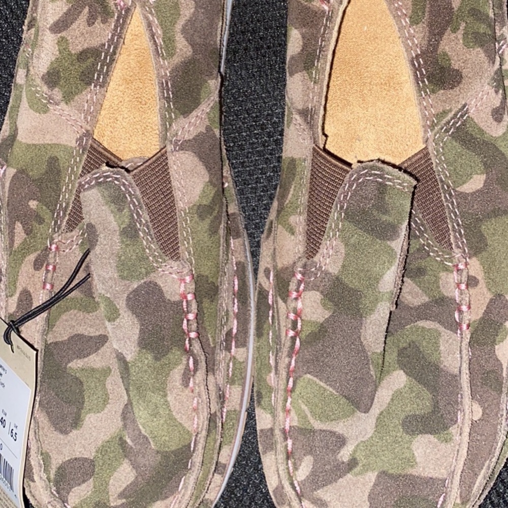 Ariat camo womens shoes